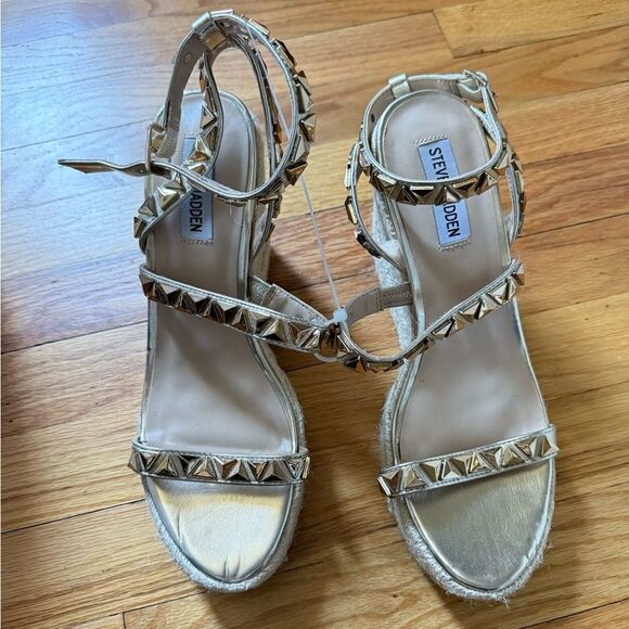 Steve Madden Gold Wedges - Picture 4 of 10
